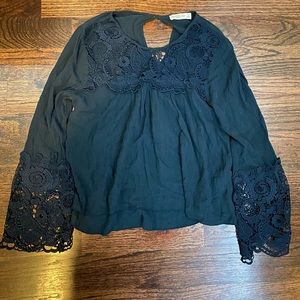 Navy blue Abercrombie & Finch floral blouse size:s